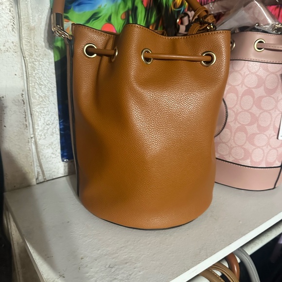 Fashion Bucket Crossbody Purse/Wallet - Picture 2 of 6